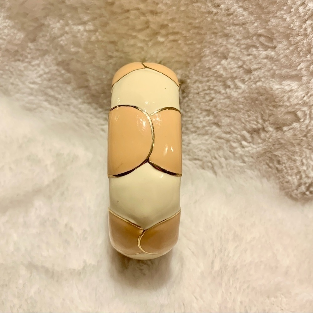 J Crew Bangle Bracelet Cream Peach Circle design Gold-tone Trim Beautiful Classy - Picture 2 of 11